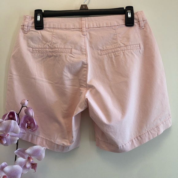 Women’s Old Navy Bermuda Short Size 2 - Picture 6 of 11